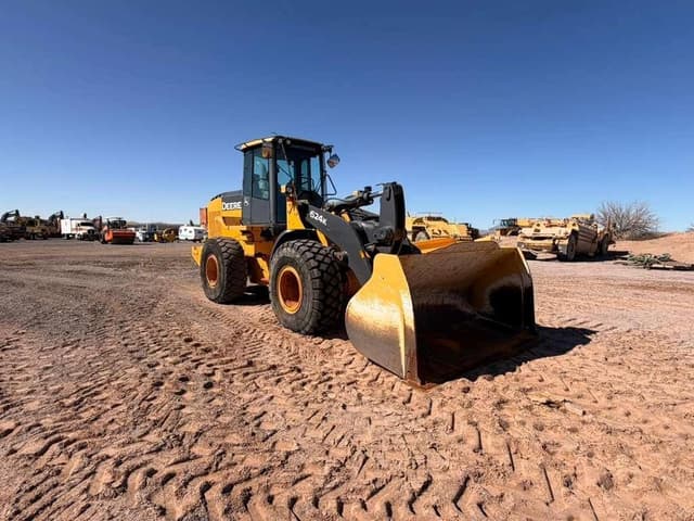Image of John Deere 624K equipment image 2