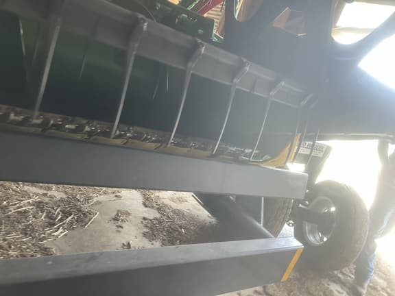 Image of John Deere 630F equipment image 4