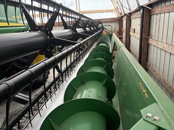 Image of John Deere 630F equipment image 3