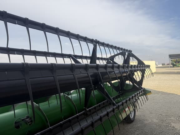 Image of John Deere 630F equipment image 4