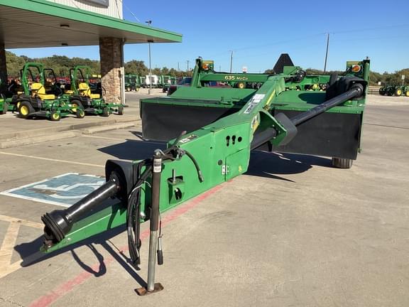 Image of John Deere 635 equipment image 1