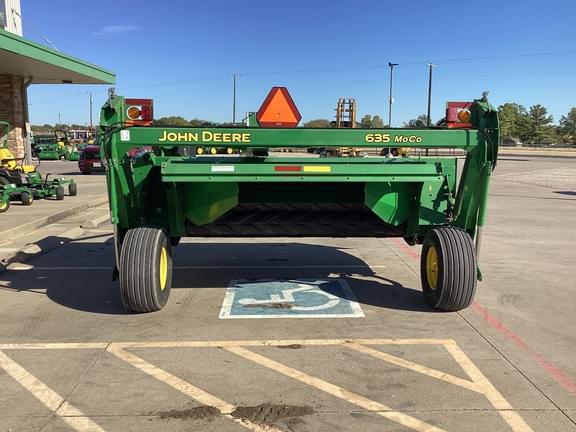 Image of John Deere 635 equipment image 3