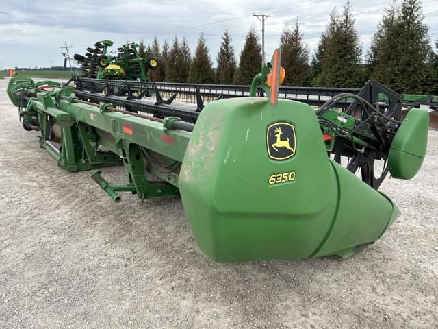 Image of John Deere 635D equipment image 4