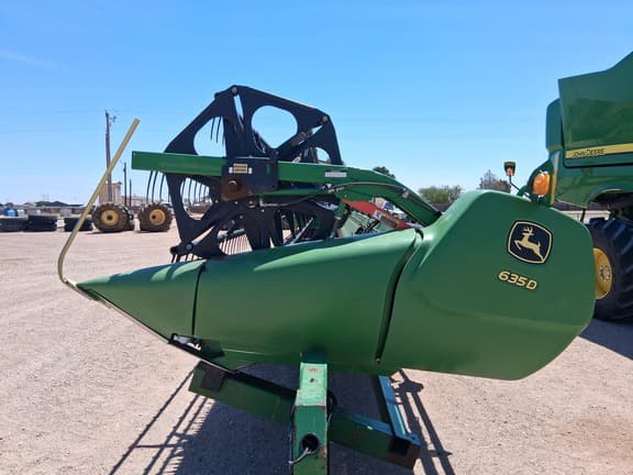 Image of John Deere 635D equipment image 1