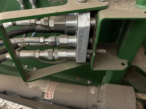 Image of John Deere 635F equipment image 4