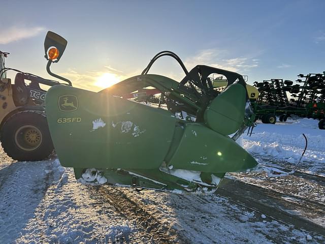 Image of John Deere 635FD equipment image 4