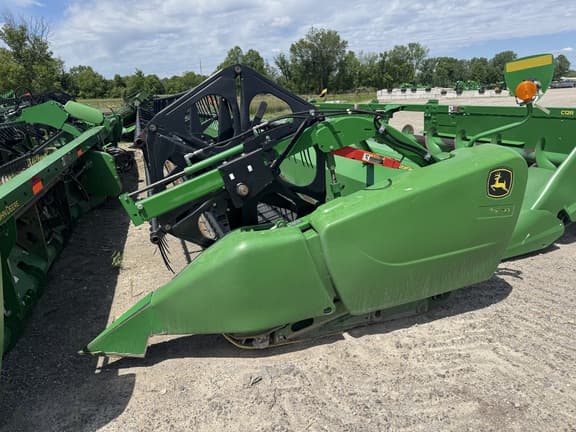 Image of John Deere 635FD equipment image 2