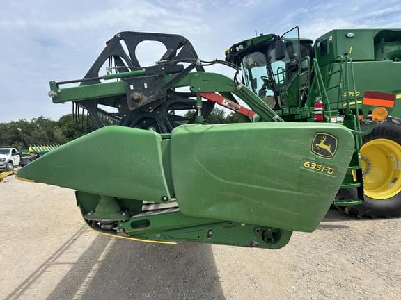 Image of John Deere 635FD equipment image 1