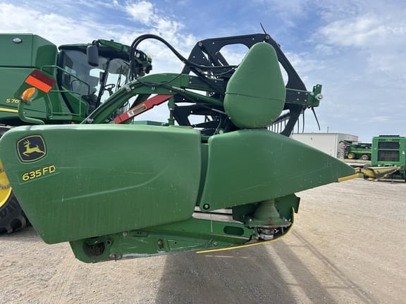 Image of John Deere 635FD equipment image 4