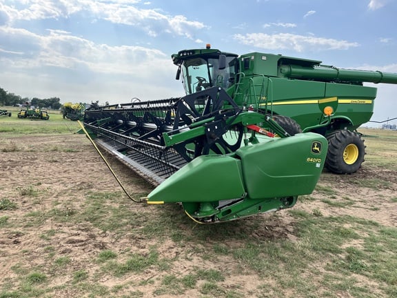 SOLD - 2015 John Deere 640FD Stock No. 1081795 Harvesting with 40 ft ...