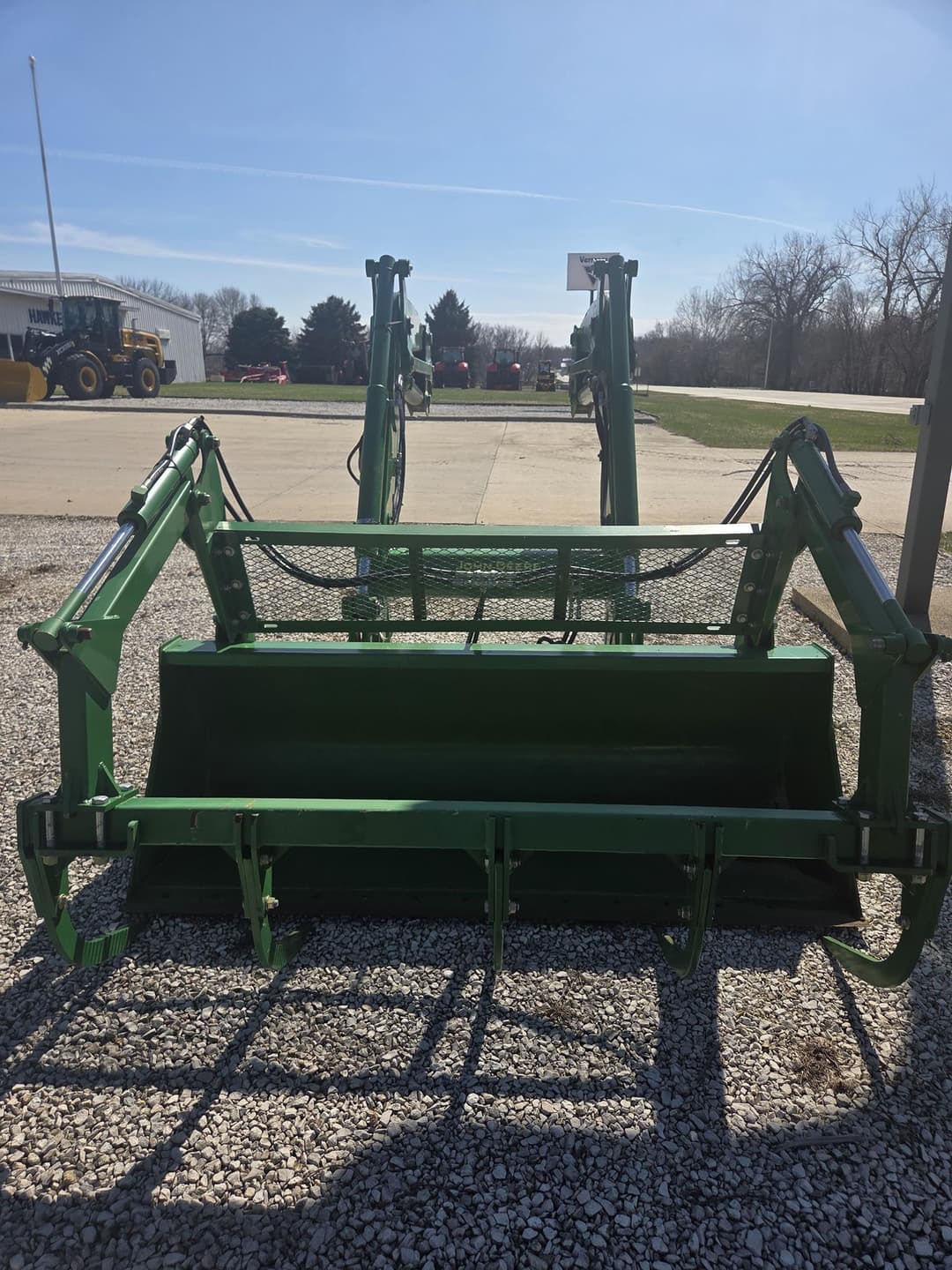 Image of John Deere 640R Image 1