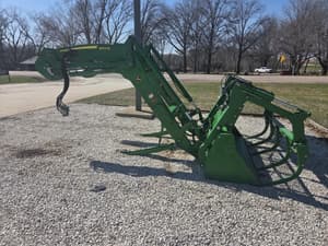 2015 John Deere 640R Image