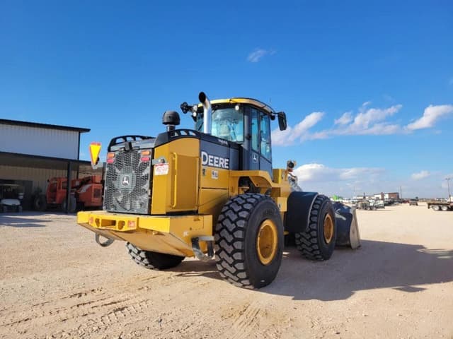 Image of John Deere 644K equipment image 4