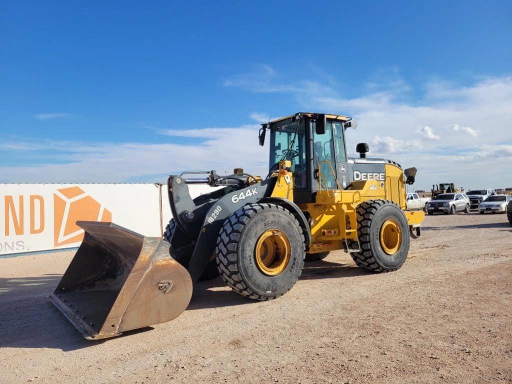 2015 John Deere 644K Equipment Image0