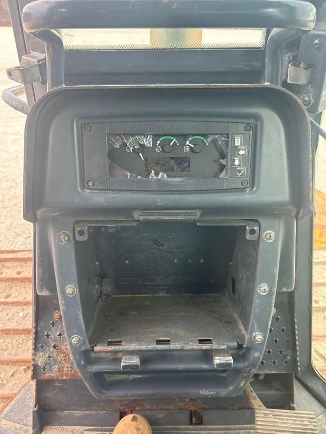 Image of John Deere 650K LGP equipment image 4