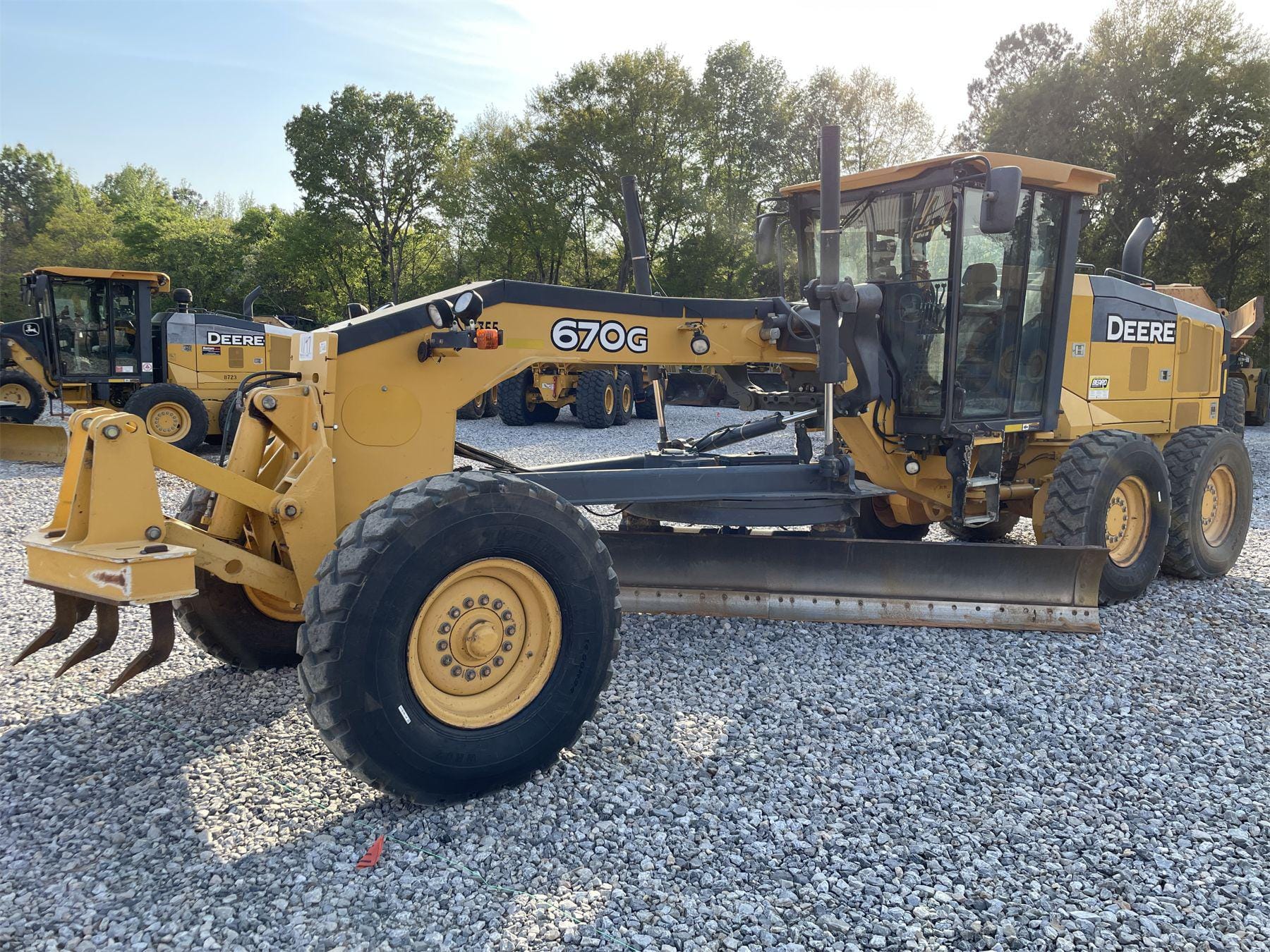 Main image John Deere 670G