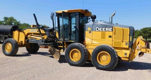 Image of John Deere 672G equipment image 3