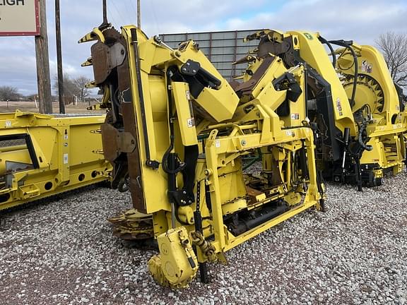 Image of John Deere 690 equipment image 1