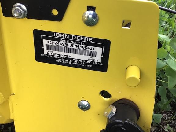 Image of John Deere 44" Snowblower equipment image 2