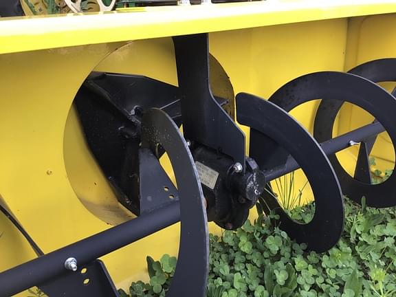 Image of John Deere 44" Snowblower equipment image 3