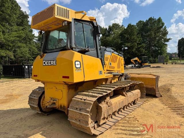 Image of John Deere 700K LGP equipment image 2