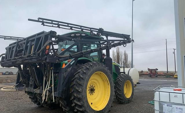 Image of John Deere 7210R equipment image 3