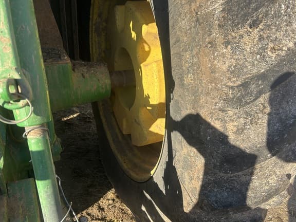 Image of John Deere 7210R equipment image 2