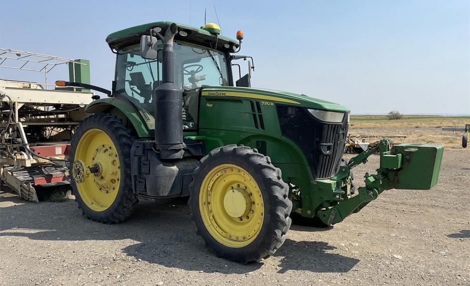 Image of John Deere 7210R Image 0