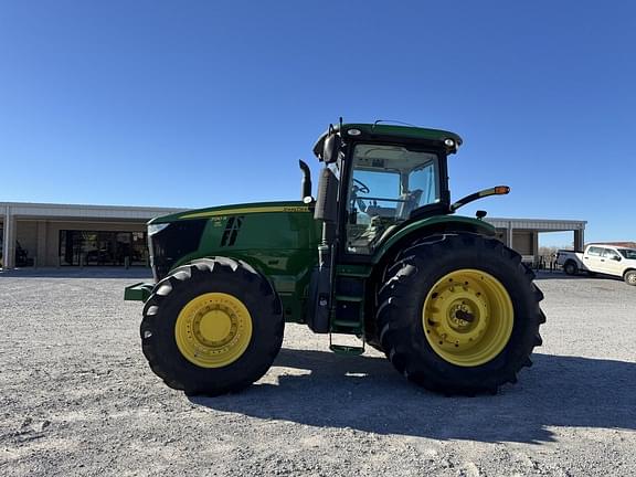 Image of John Deere 7210R equipment image 1