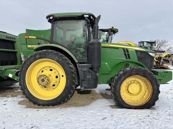 Image of John Deere 7210R equipment image 1