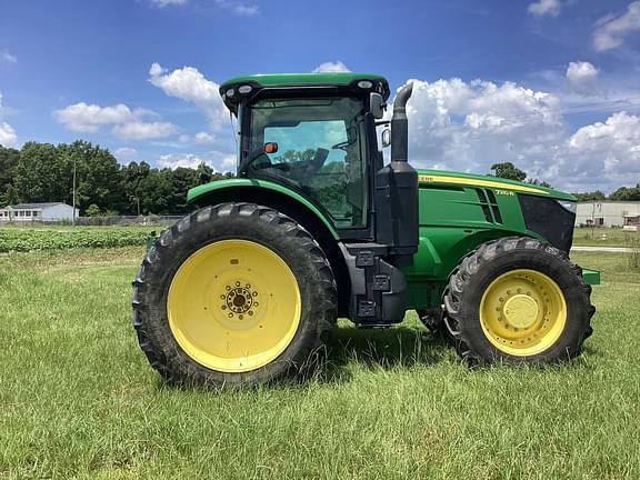 Image of John Deere 7210R equipment image 3