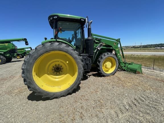 Image of John Deere 7210R equipment image 2
