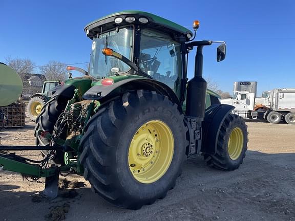 Image of John Deere 7210R equipment image 4