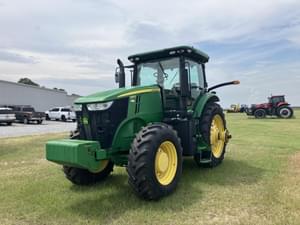 2015 John Deere 7210R Image