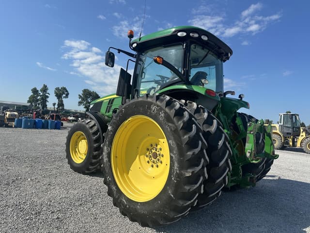 Image of John Deere 7210R equipment image 4