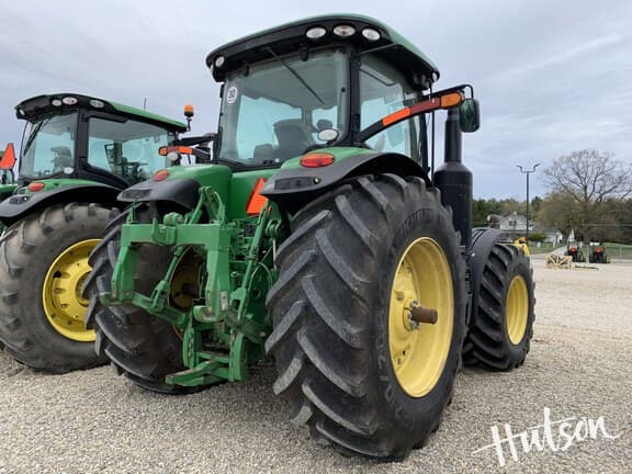 Image of John Deere 7210R equipment image 2