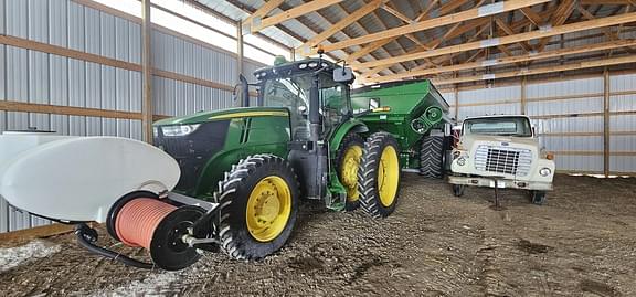 Image of John Deere 7210R equipment image 1