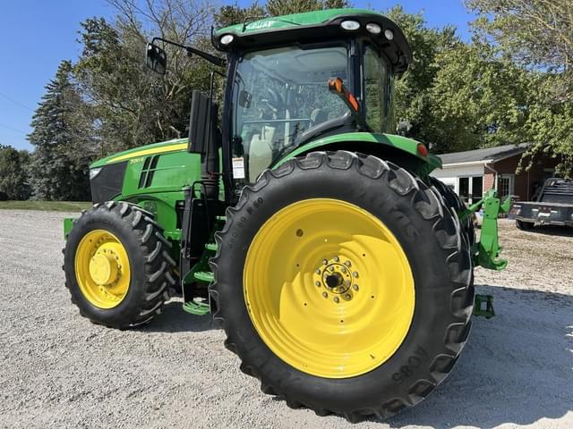 Image of John Deere 7210R equipment image 4