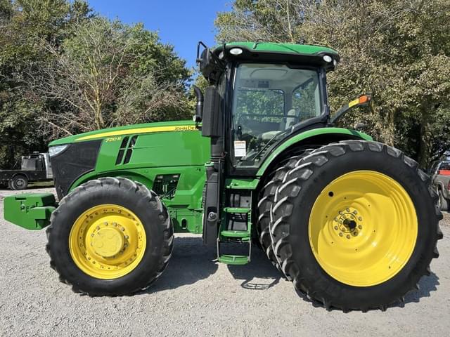 Image of John Deere 7210R equipment image 2