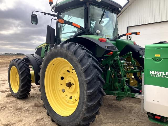 Image of John Deere 7210R equipment image 3