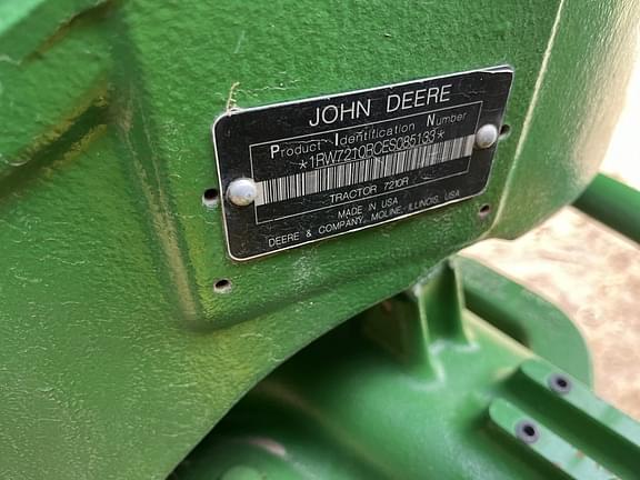 Image of John Deere 7210R equipment image 3