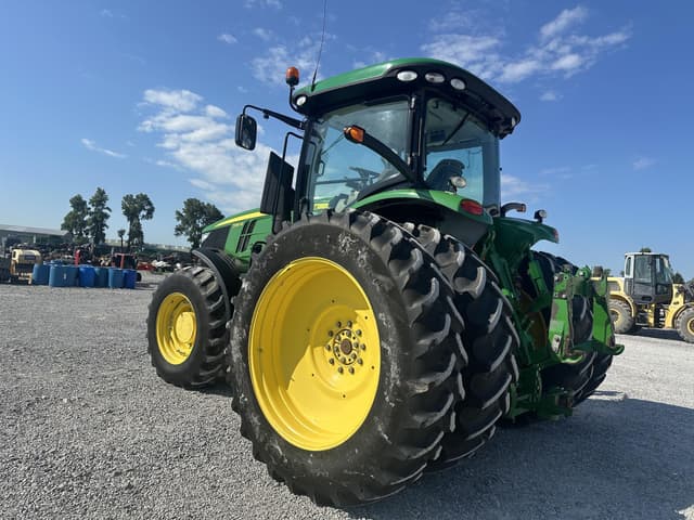 Image of John Deere 7210R equipment image 4