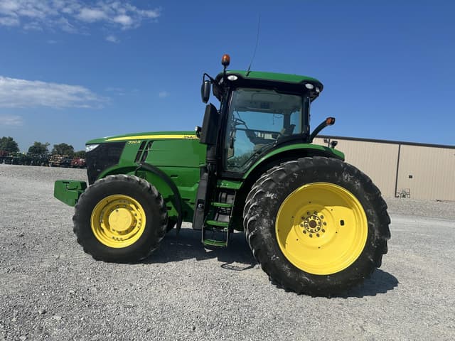 Image of John Deere 7210R equipment image 2