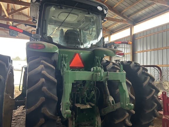 Image of John Deere 7210R equipment image 3