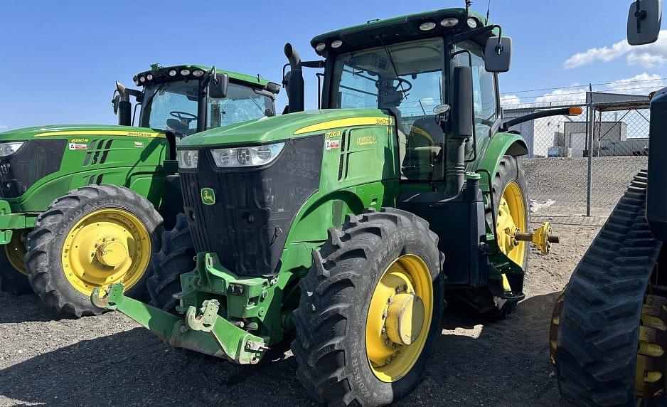Image of John Deere 7210R Primary image