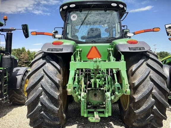 Image of John Deere 7210R equipment image 3