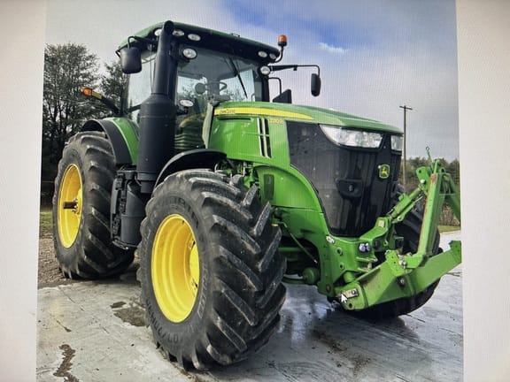 2015 John Deere 7210R Equipment Image0