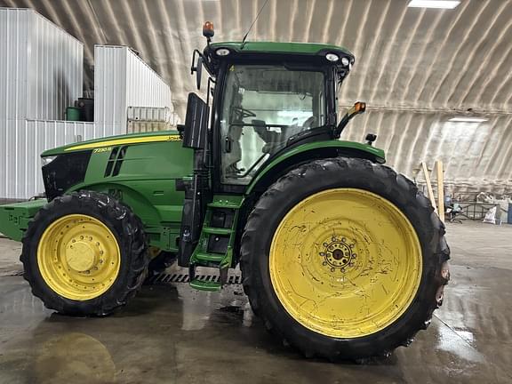 Image of John Deere 7230R equipment image 1