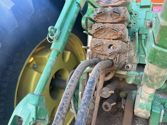 Image of John Deere 7230R equipment image 3