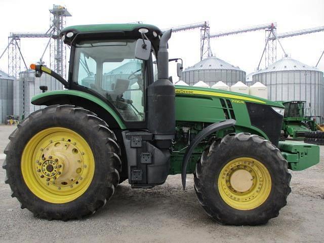 Image of John Deere 7230R equipment image 3